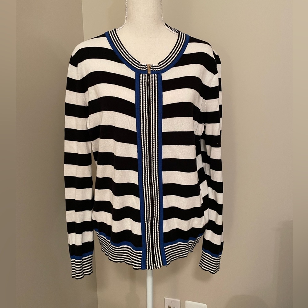 Jones New York Signature Sweater Large, Final Price/Discounted Shipping